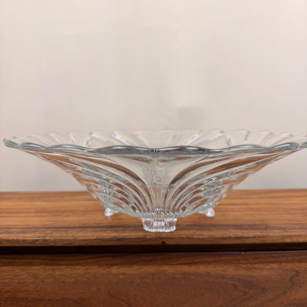 Vintage Cambridge Glass Capri Pattern Clear 3-Footed Scalloped Centerpiece Bowl